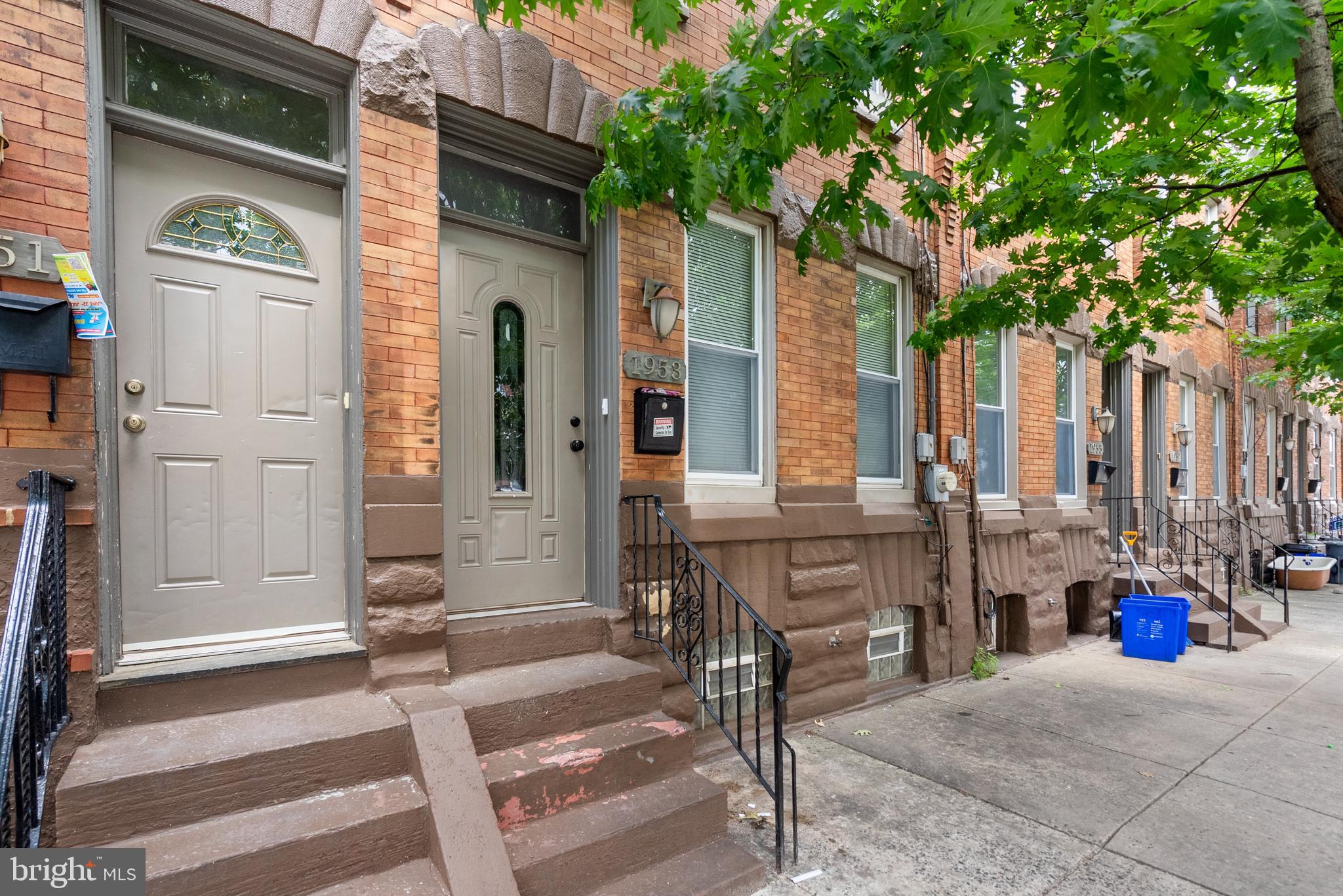 1953 E STELLA STREET