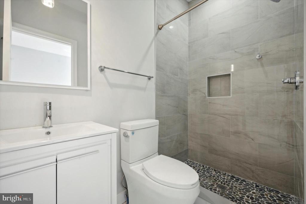 647 N 33RD STREET