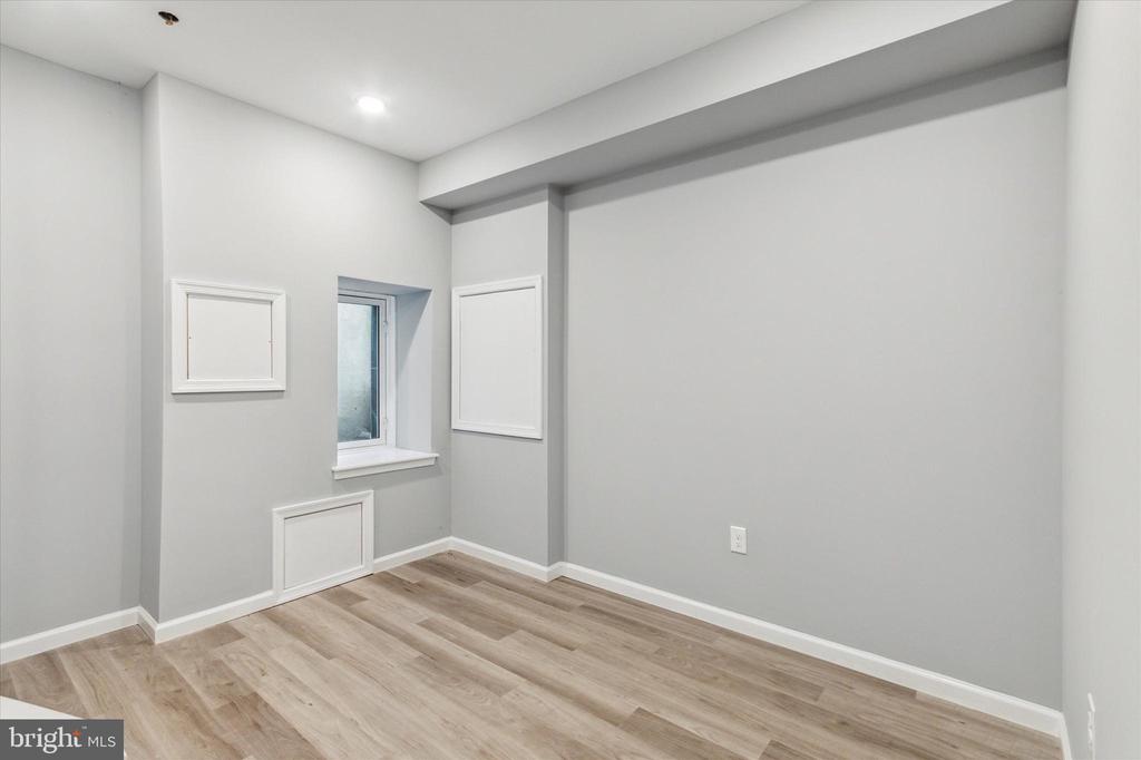 1407 N 8TH STREET Unit: 1