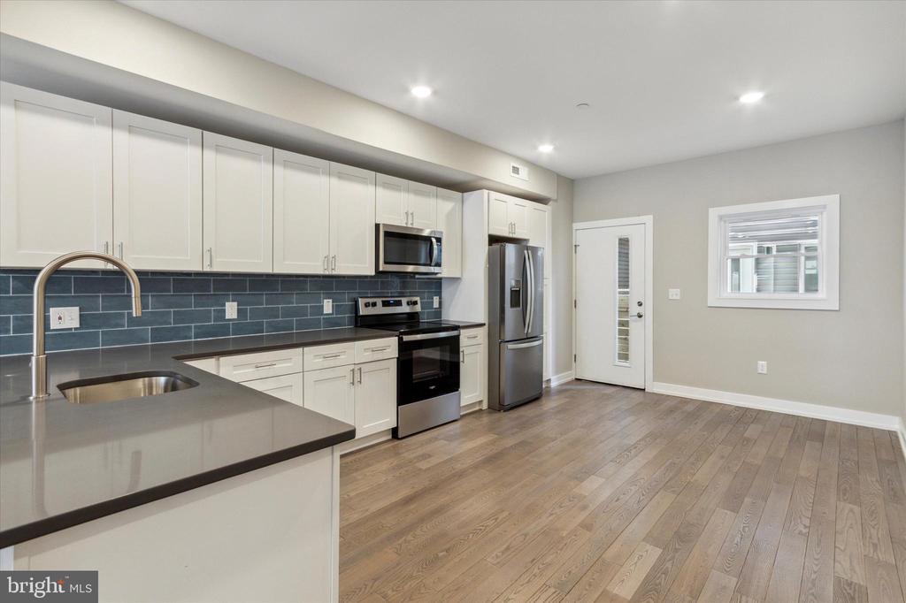 1407 N 8TH STREET Unit: 1