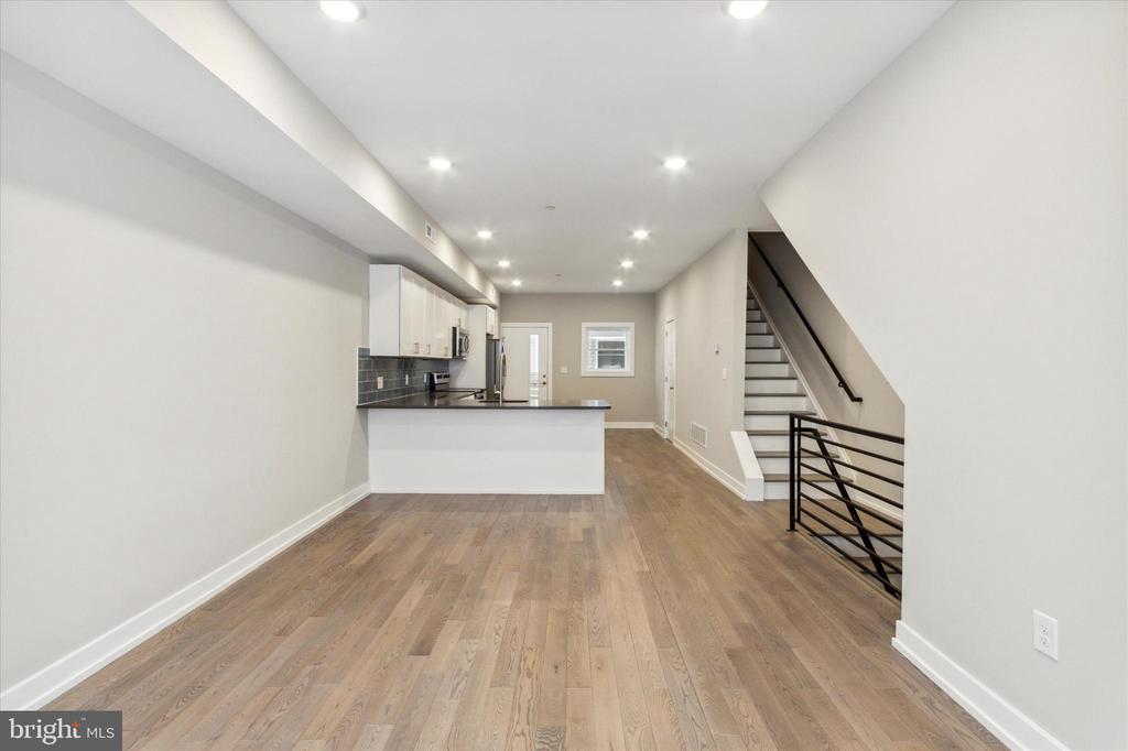 1407 N 8TH STREET Unit: 1