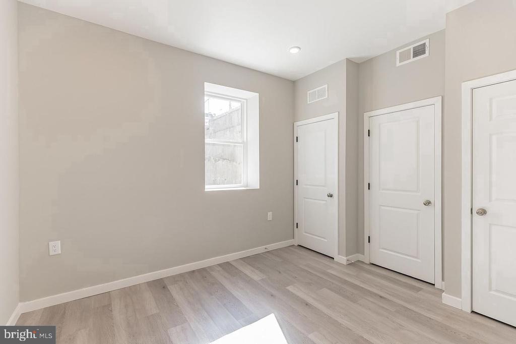 2243 N BROAD STREET Unit: 2F