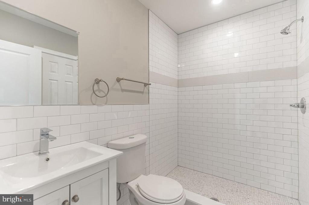 2243 N BROAD STREET Unit: 2F