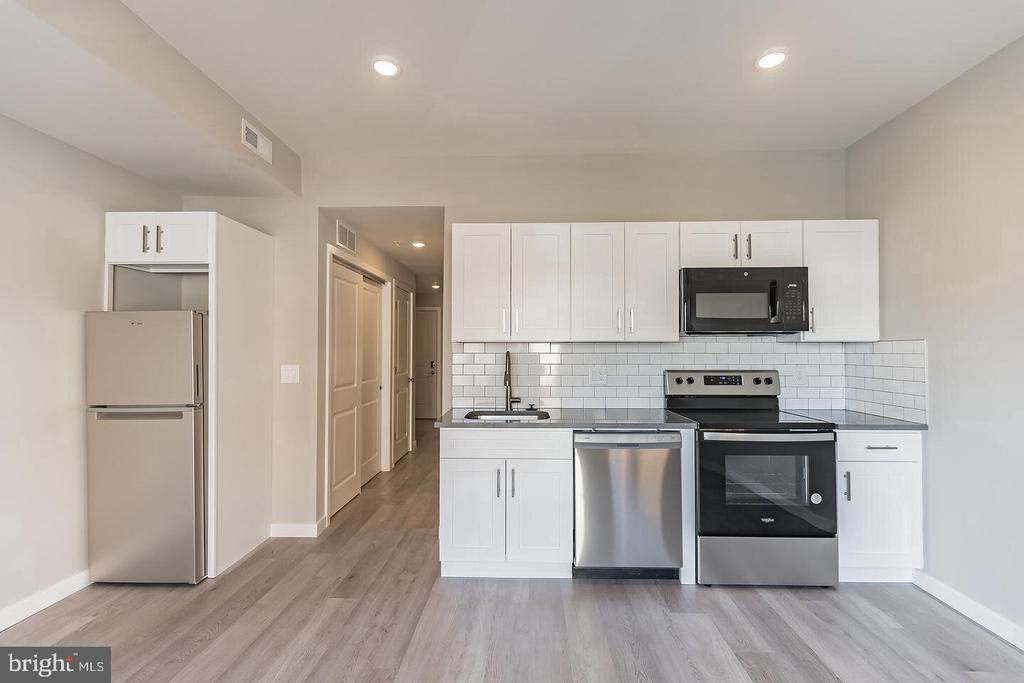 2243 N BROAD STREET Unit: 2F