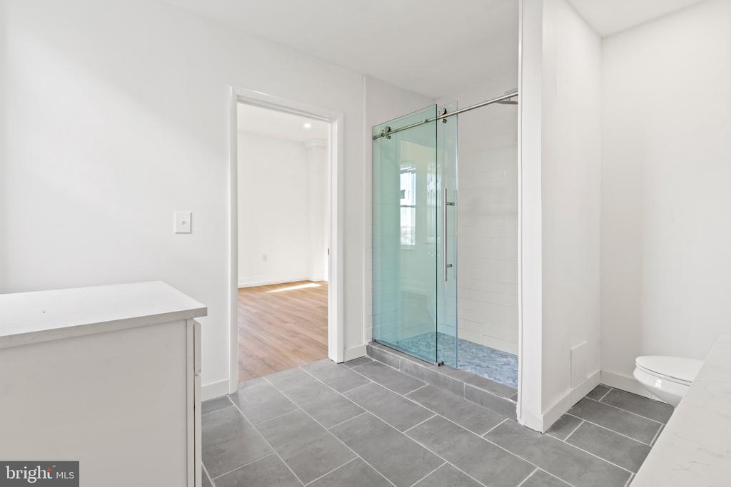 1602 S BROAD STREET Unit: 3