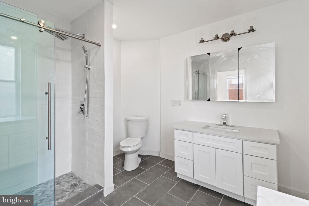1602 S BROAD STREET Unit: 3