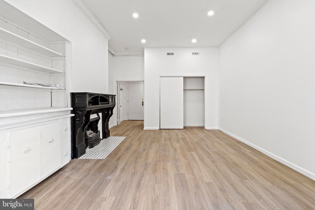 1602 S BROAD STREET Unit: 2