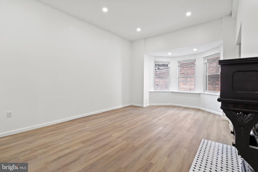 1602 S BROAD STREET Unit: 2