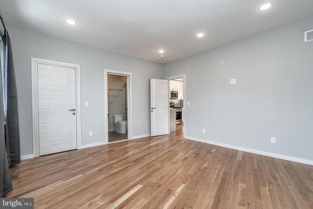 2045 N COLLEGE AVENUE Unit: A