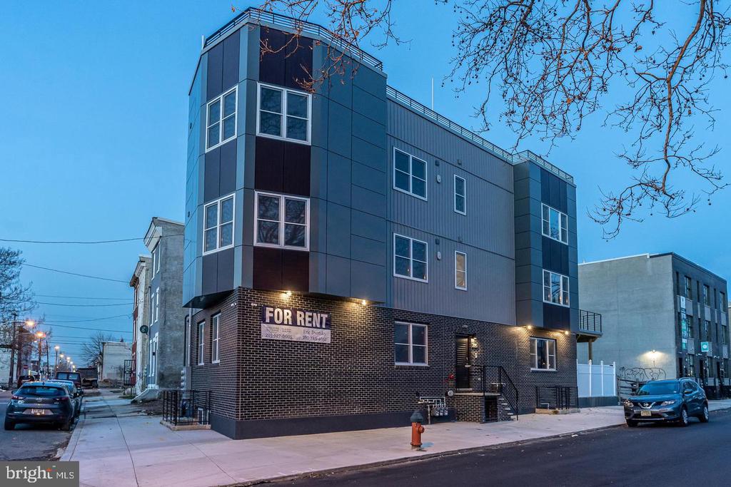 2045 N COLLEGE AVENUE Unit: A