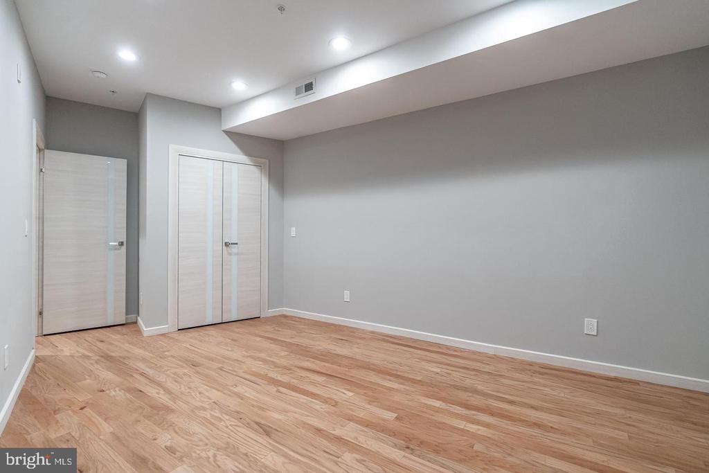 2045 N COLLEGE AVENUE Unit: A
