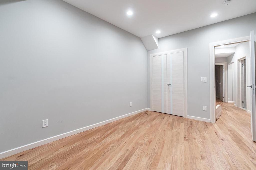 2045 N COLLEGE AVENUE Unit: A