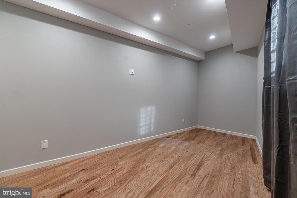 2045 N COLLEGE AVENUE Unit: A