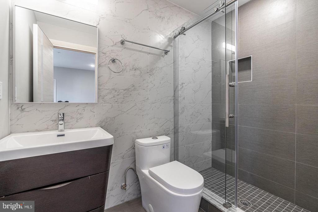 2045 N COLLEGE AVENUE Unit: A