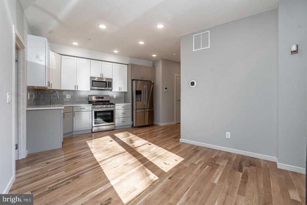 2045 N COLLEGE AVENUE Unit: A