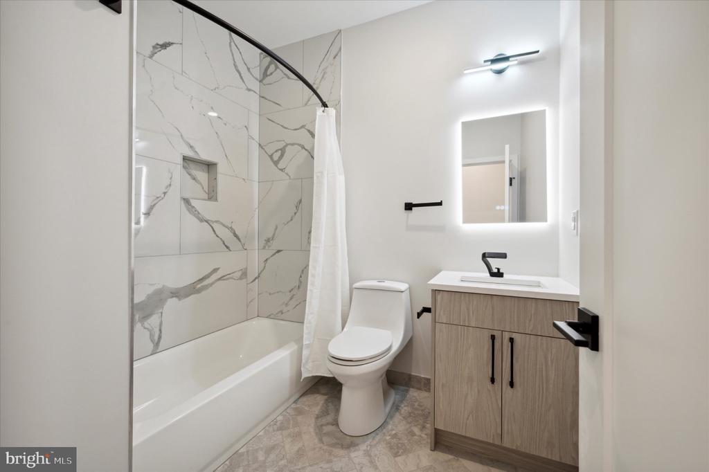614 N UNION STREET Unit: 1