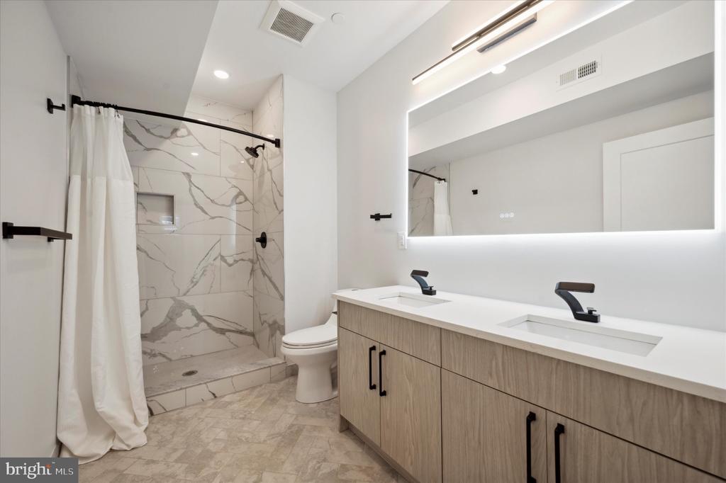 614 N UNION STREET Unit: 1
