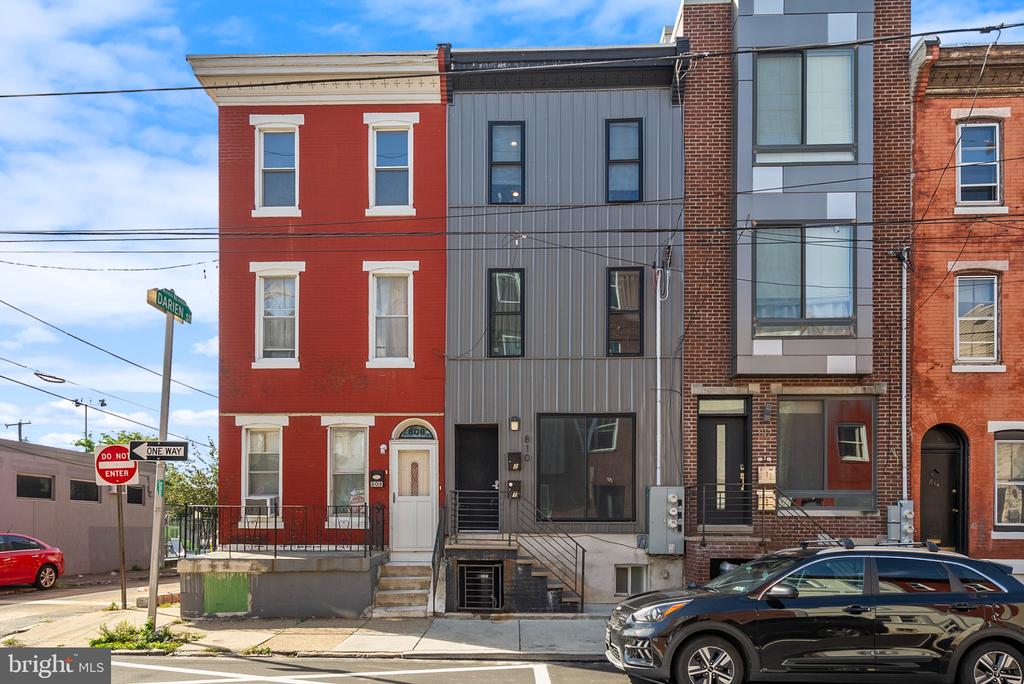 810 DIAMOND STREET Unit: 1