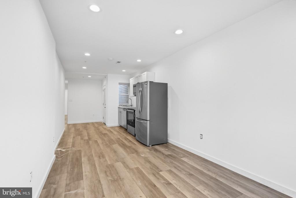 810 DIAMOND STREET Unit: 1