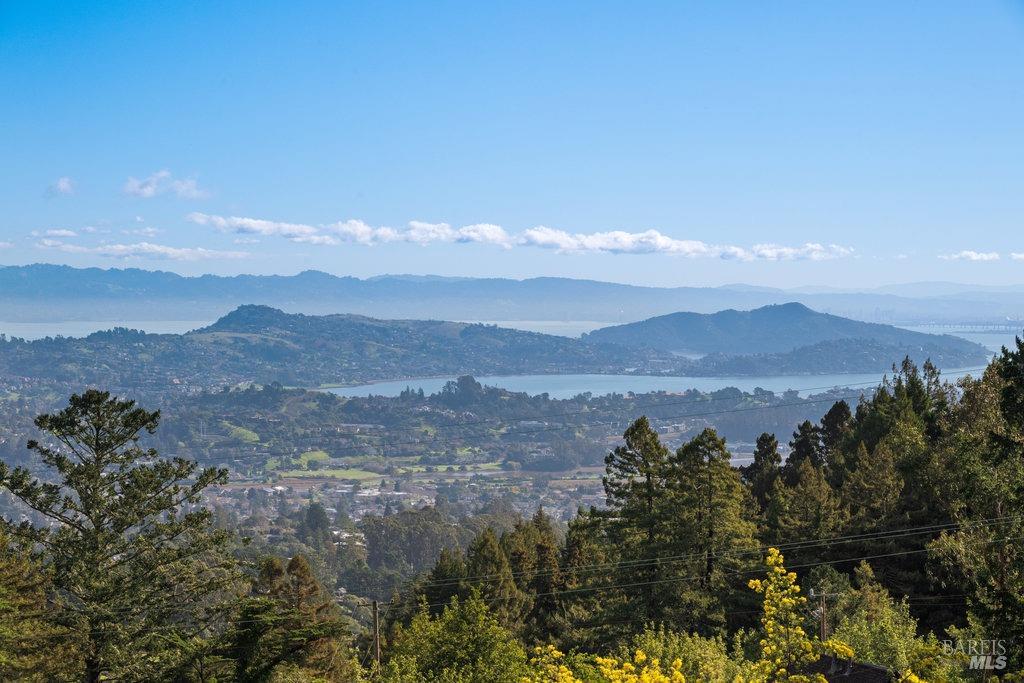 574 Panoramic Highway