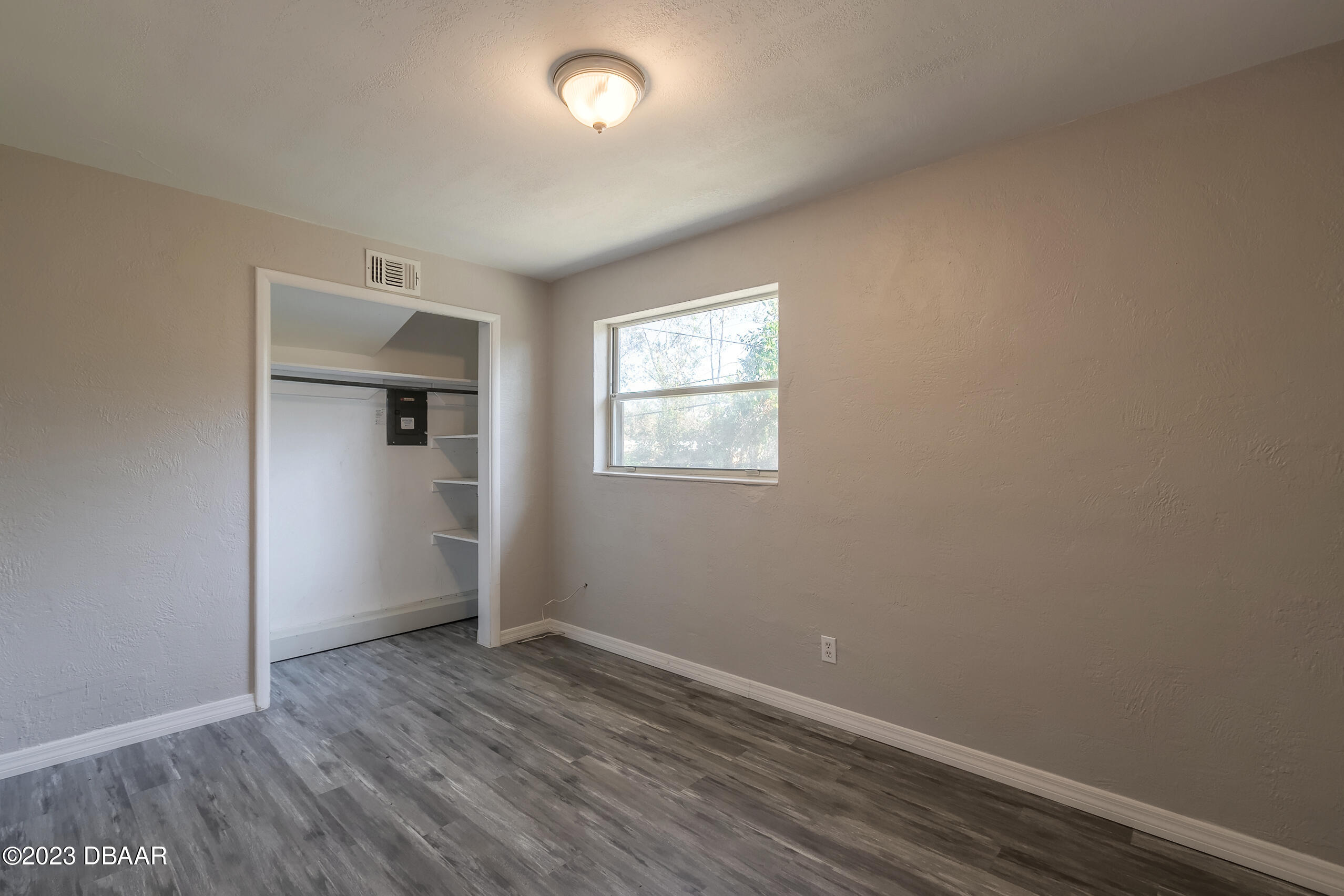 915 Shady Park Terrace