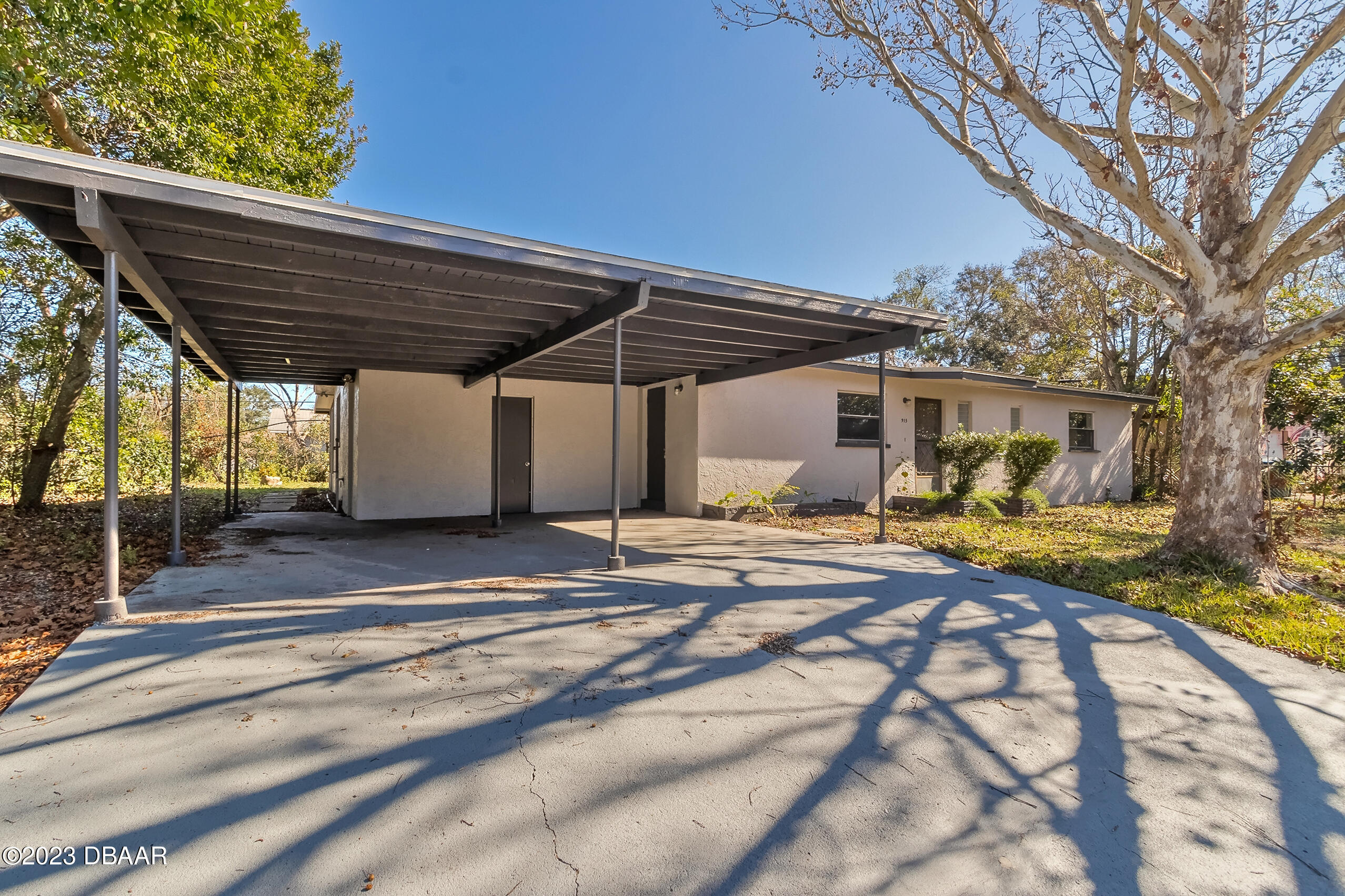 915 Shady Park Terrace