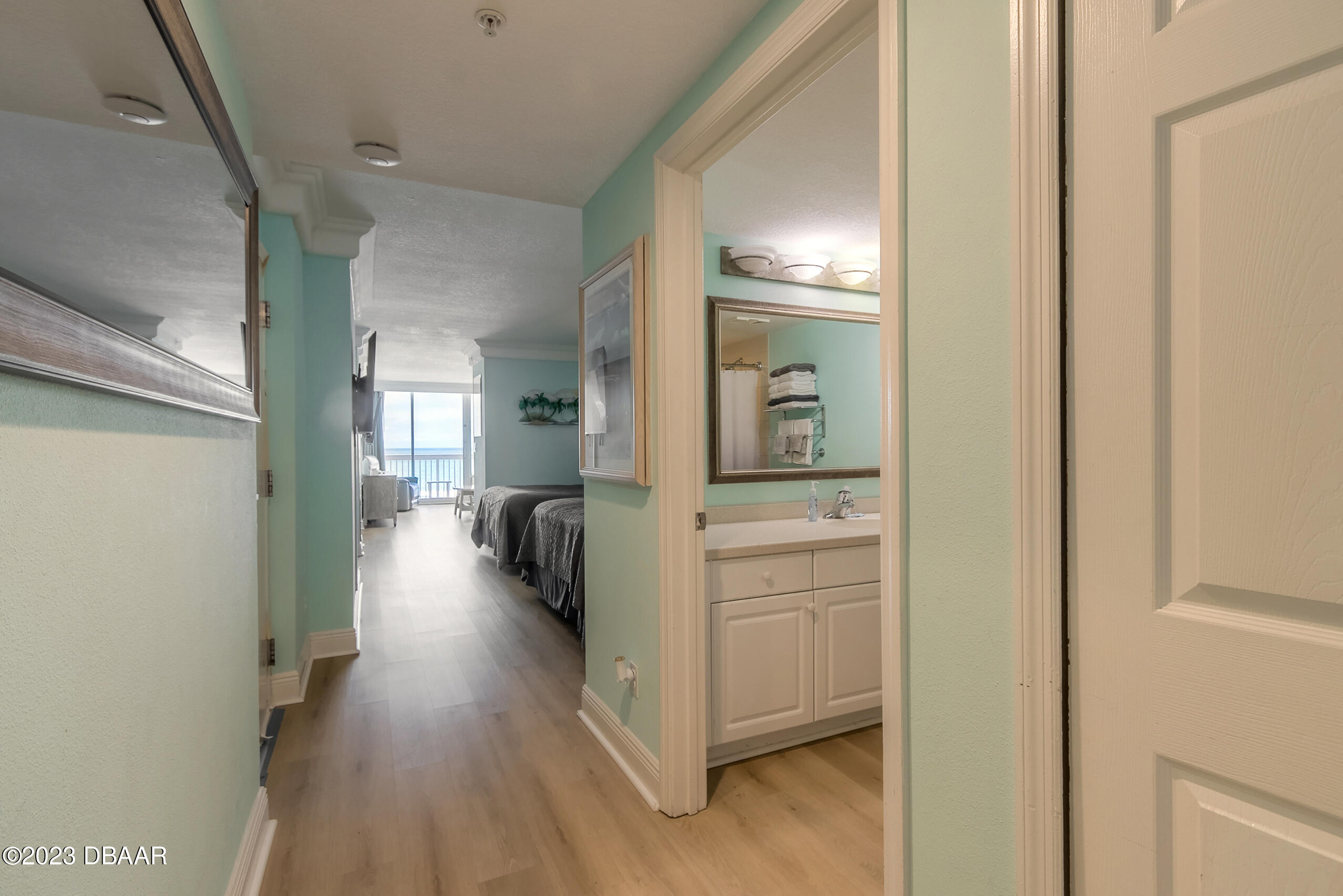 2700 N Atlantic Avenue, 558