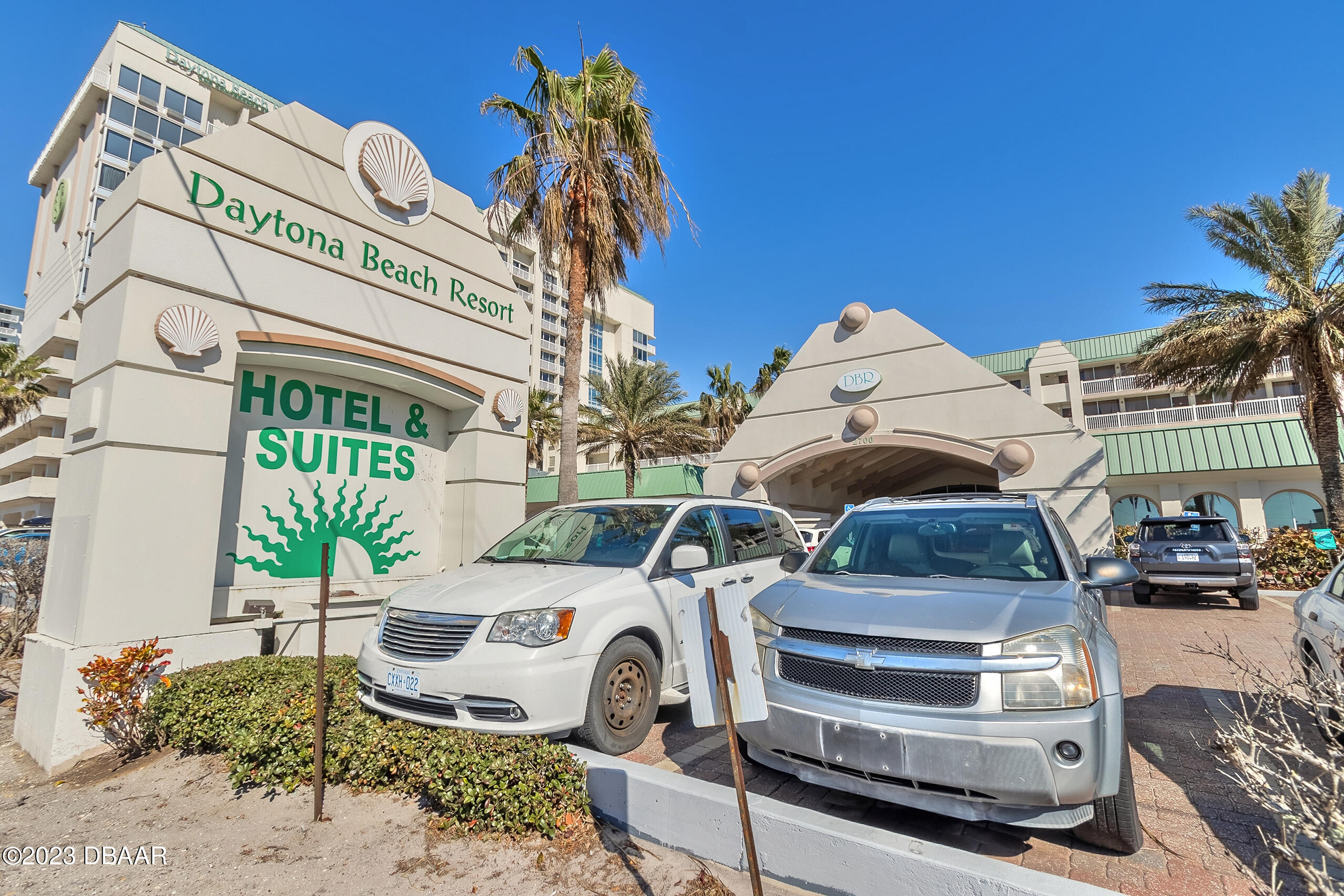 2700 N Atlantic Avenue, 558