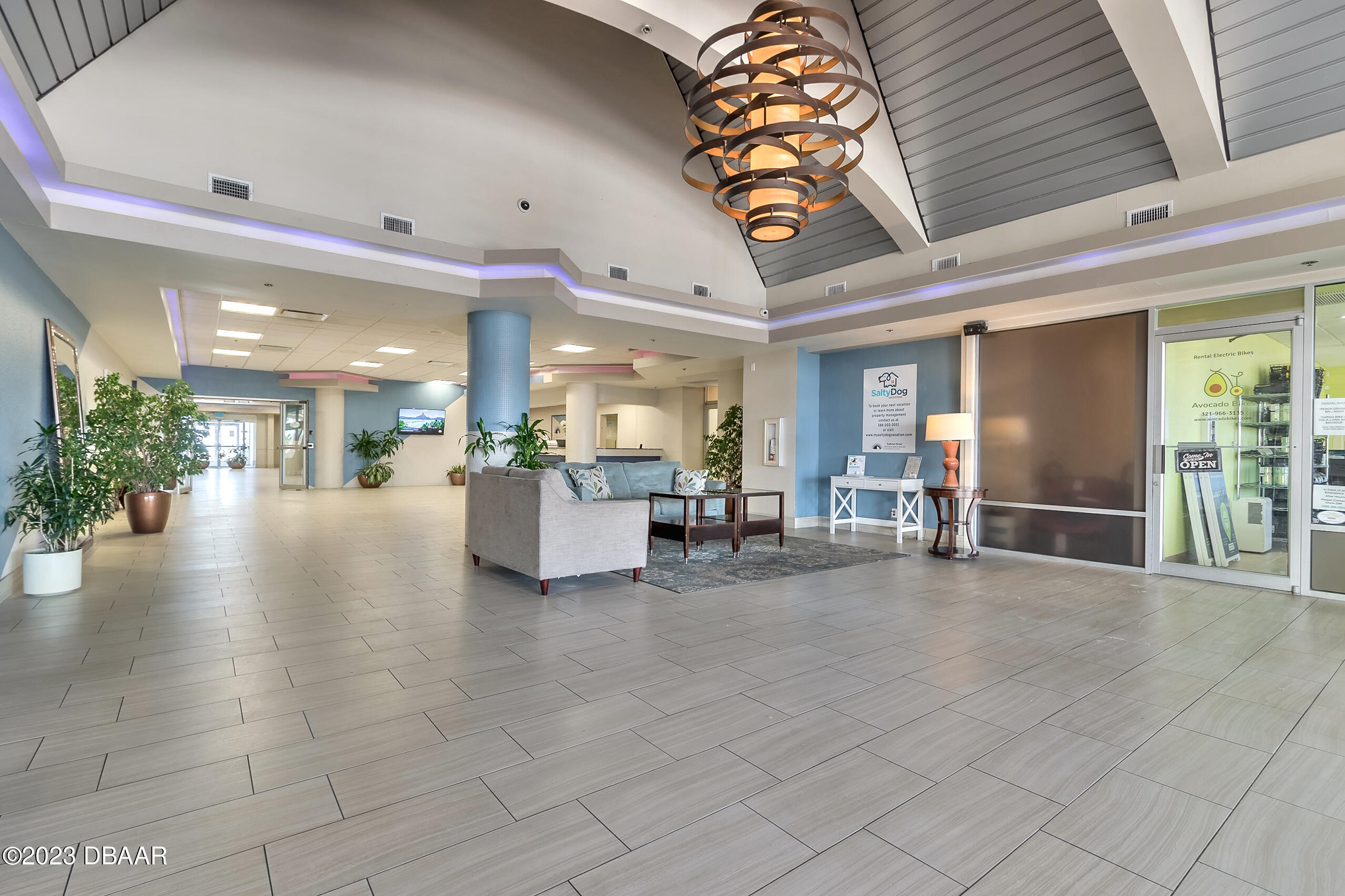 2700 N Atlantic Avenue, 558