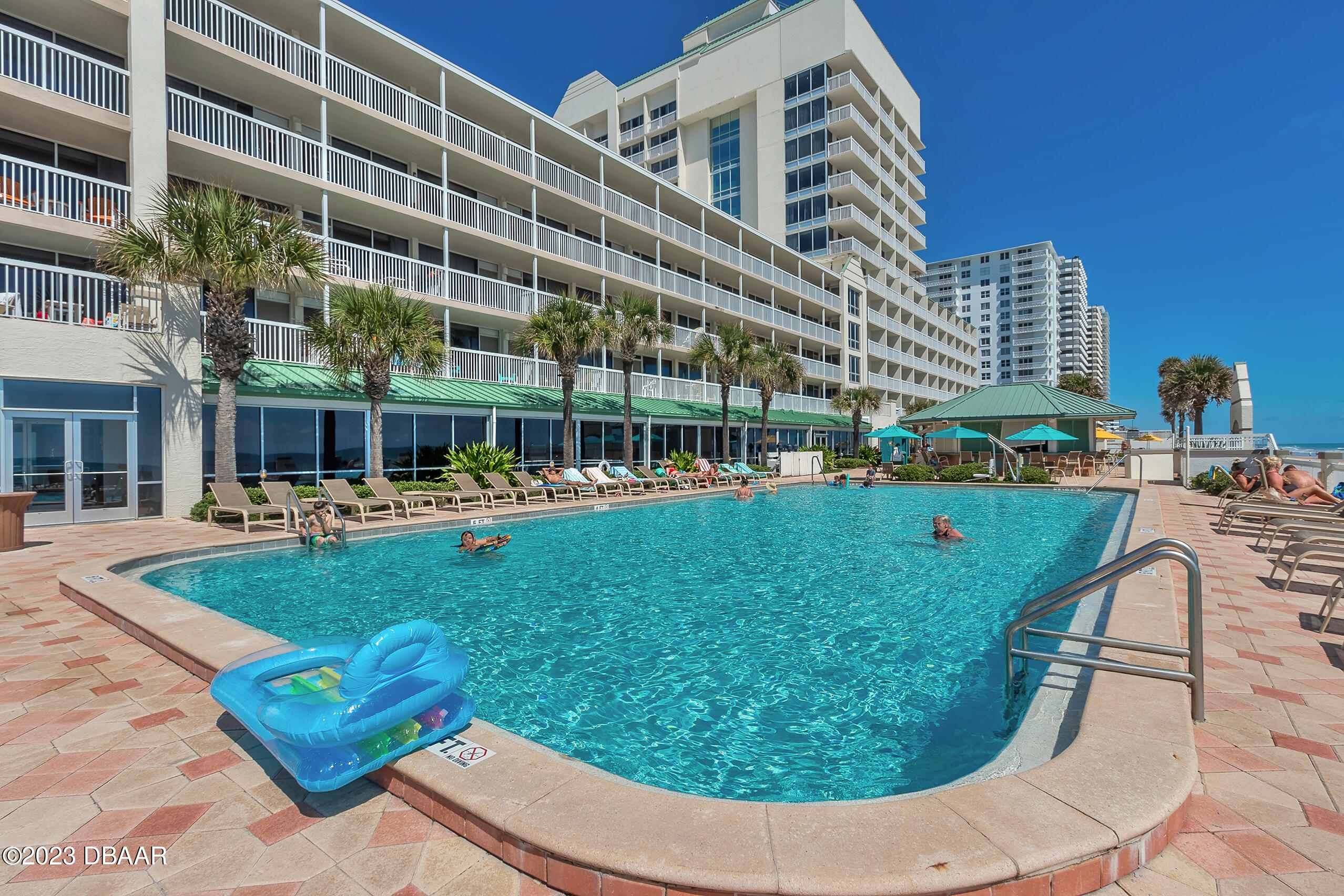 2700 N Atlantic Avenue, 558
