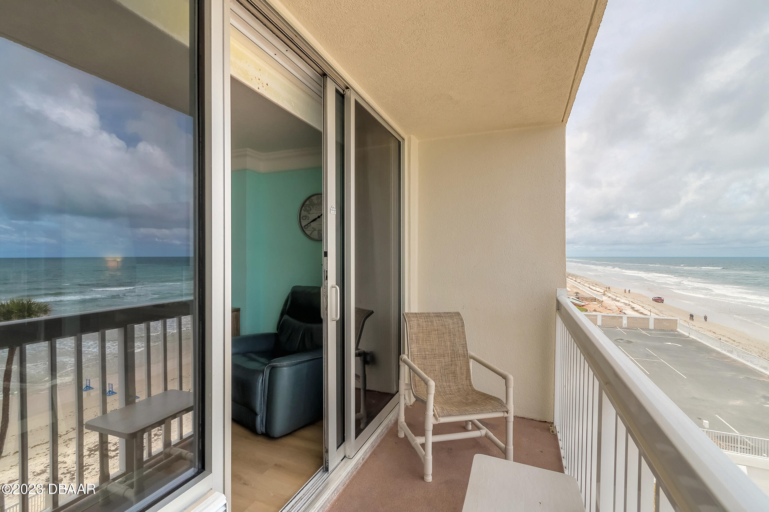 2700 N Atlantic Avenue, 558