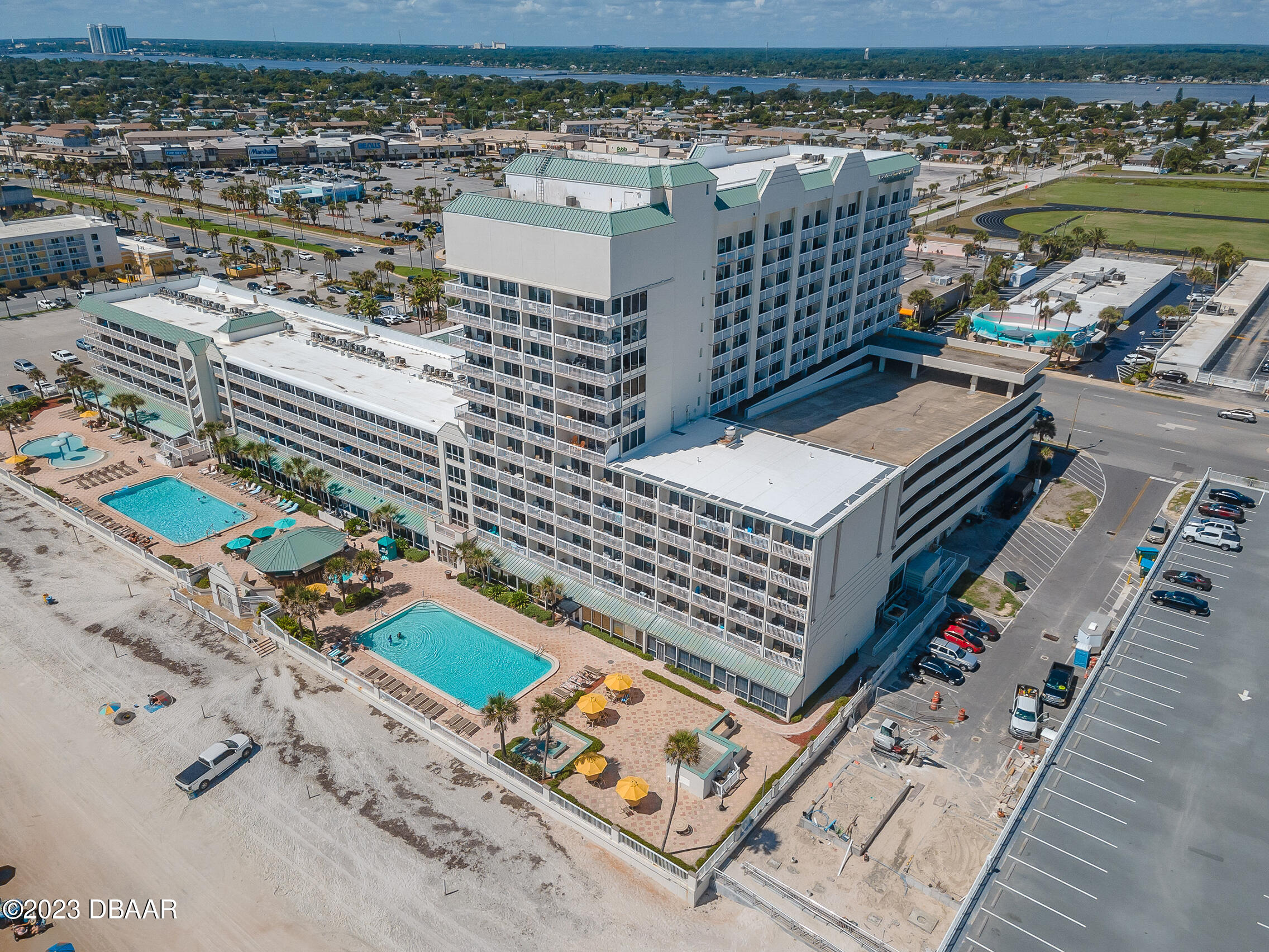 2700 N Atlantic Avenue, 558