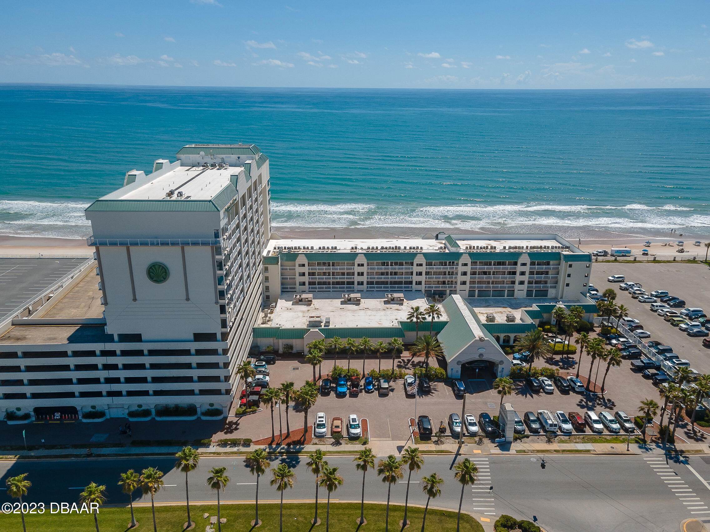 2700 N Atlantic Avenue, 558