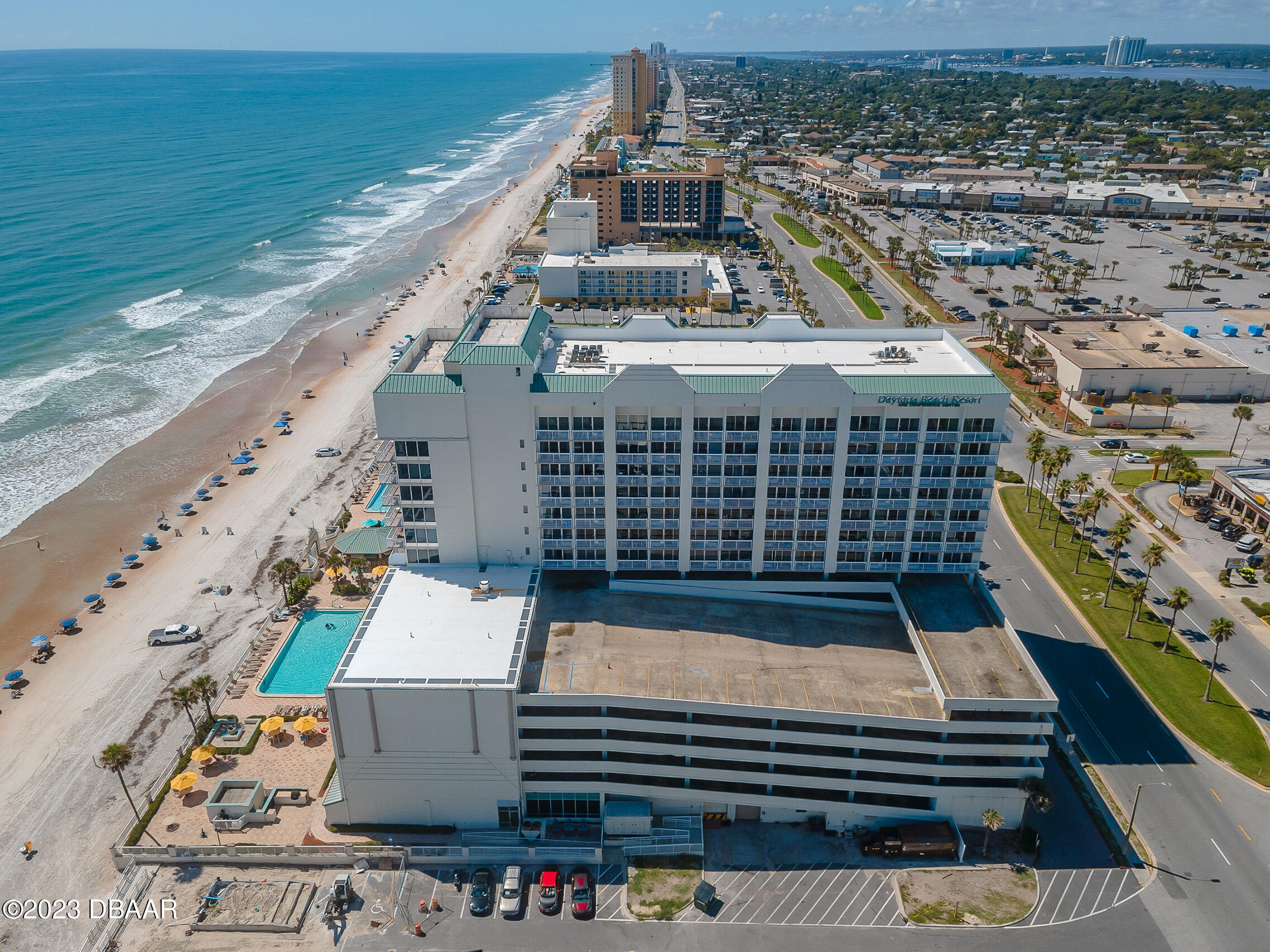 2700 N Atlantic Avenue, 558