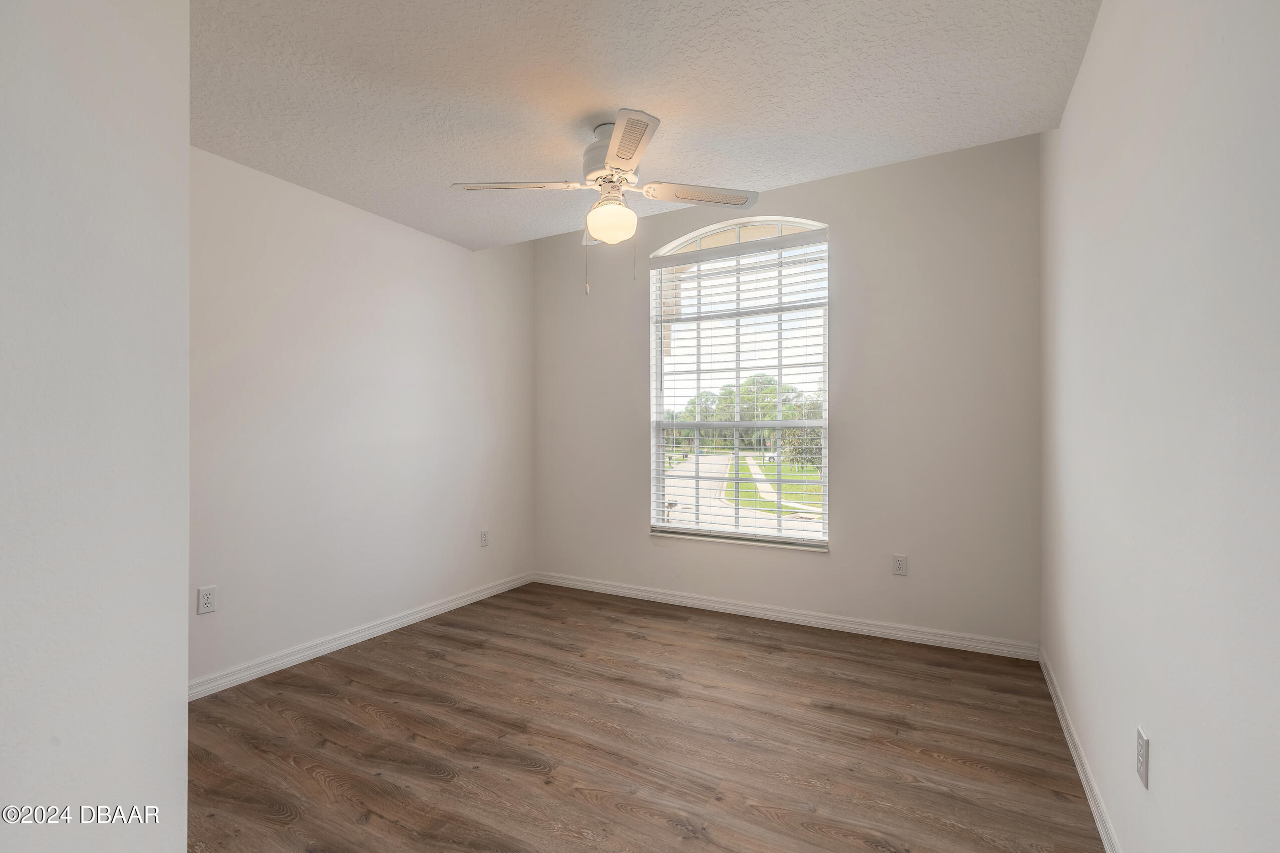 6180 Knotty Pine Court