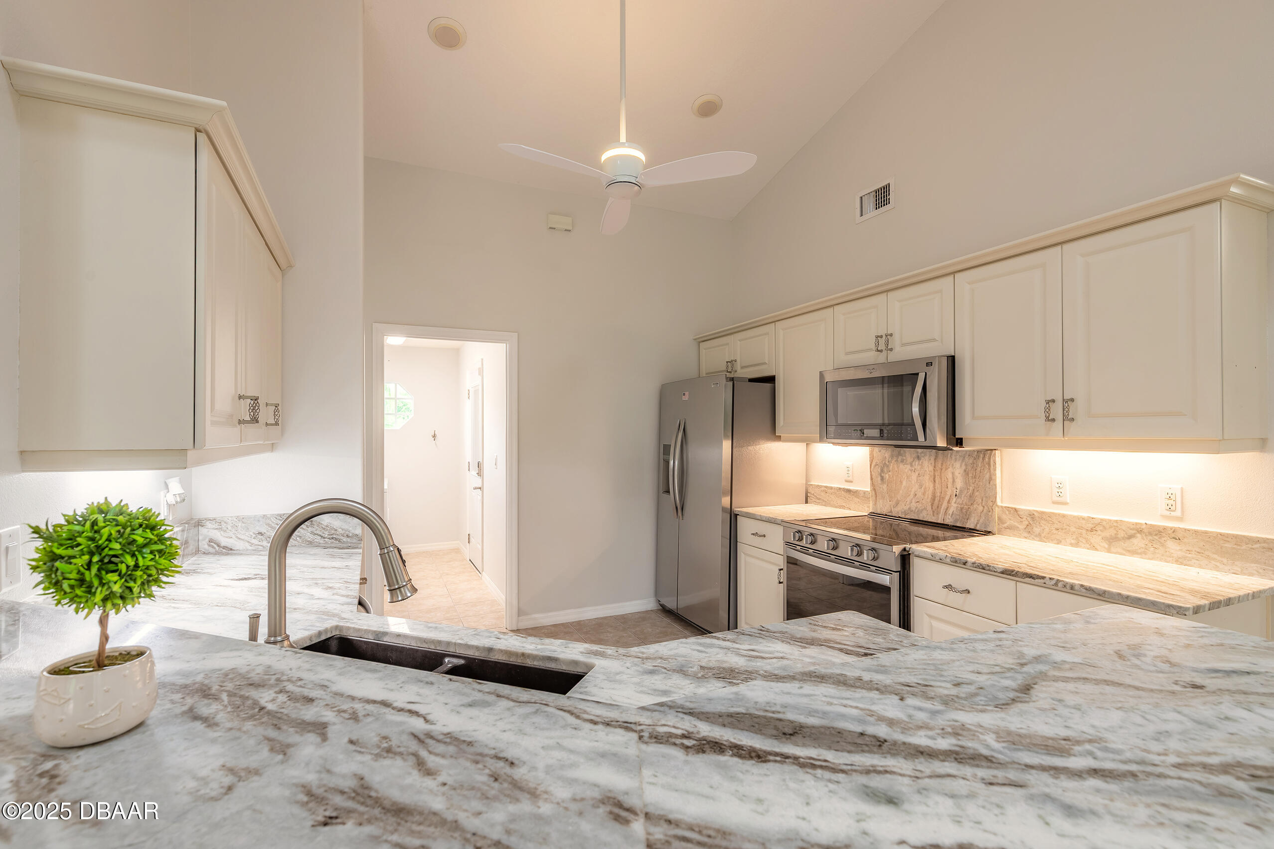 5452 St Regis Way