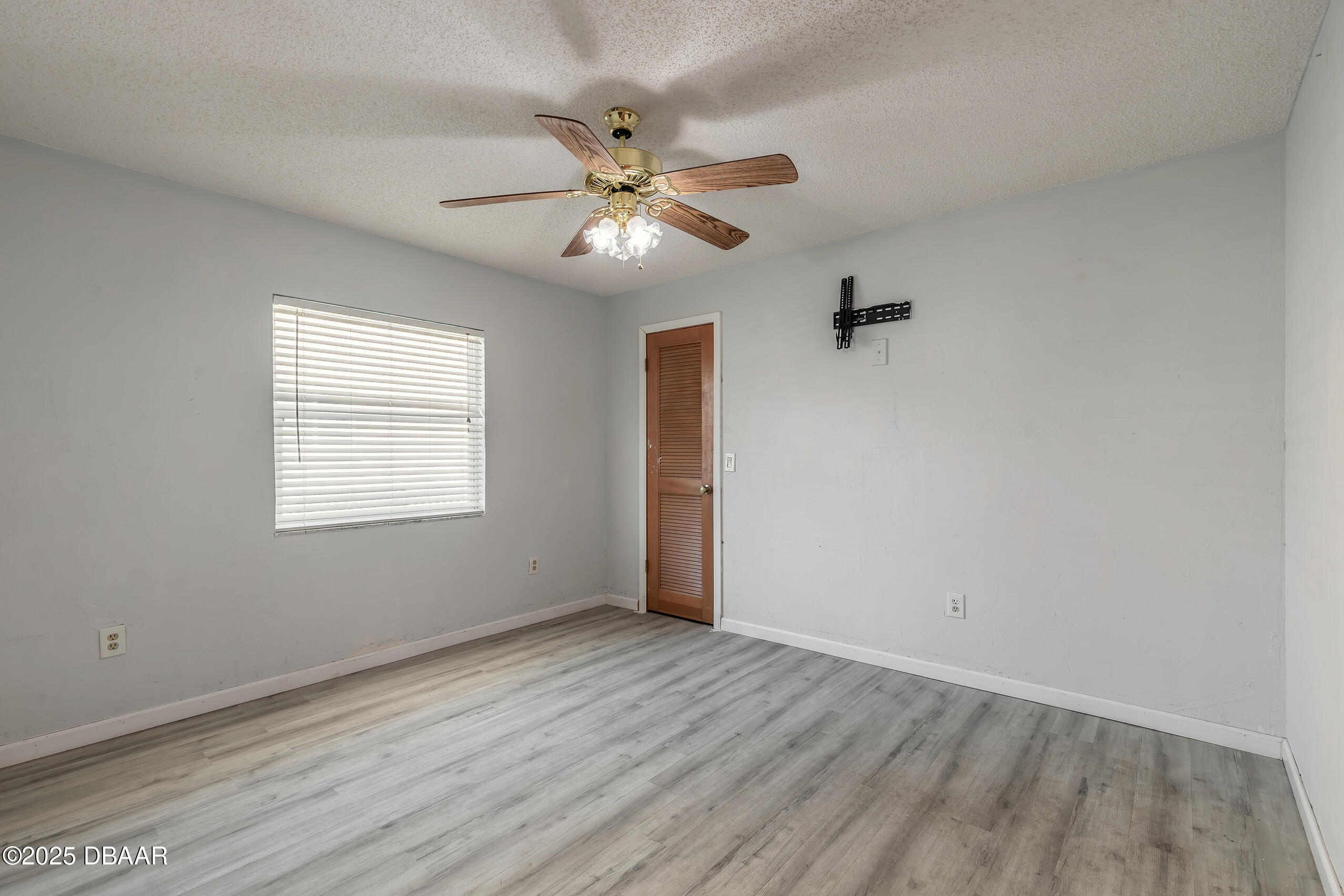 5560 Trail Side Drive