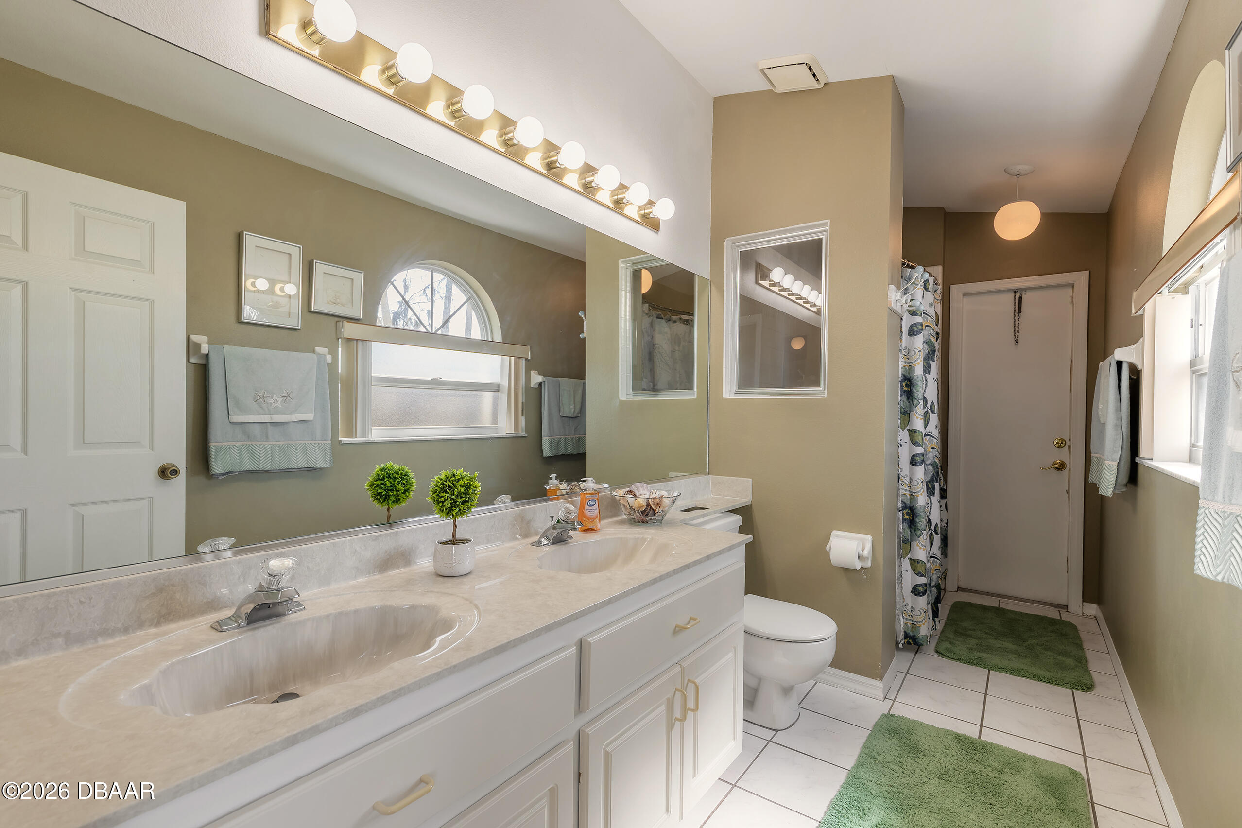 109 Brookhollow Circle