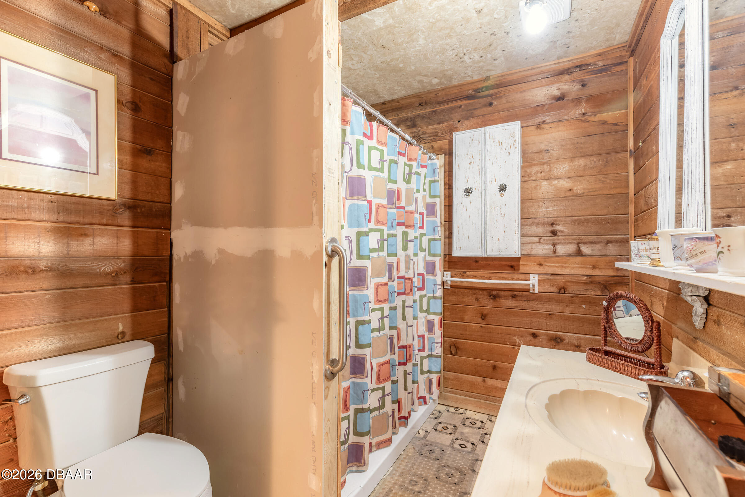 1219 Leon Lane