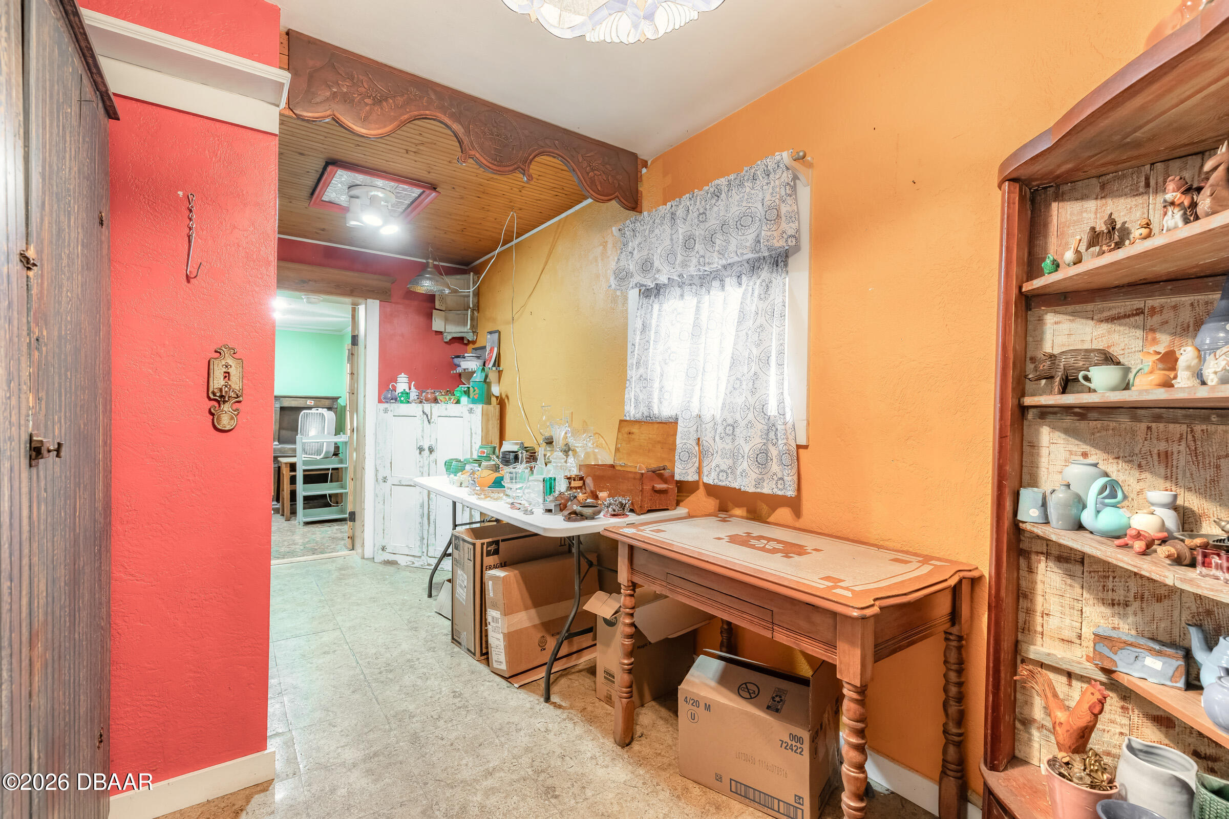 1219 Leon Lane