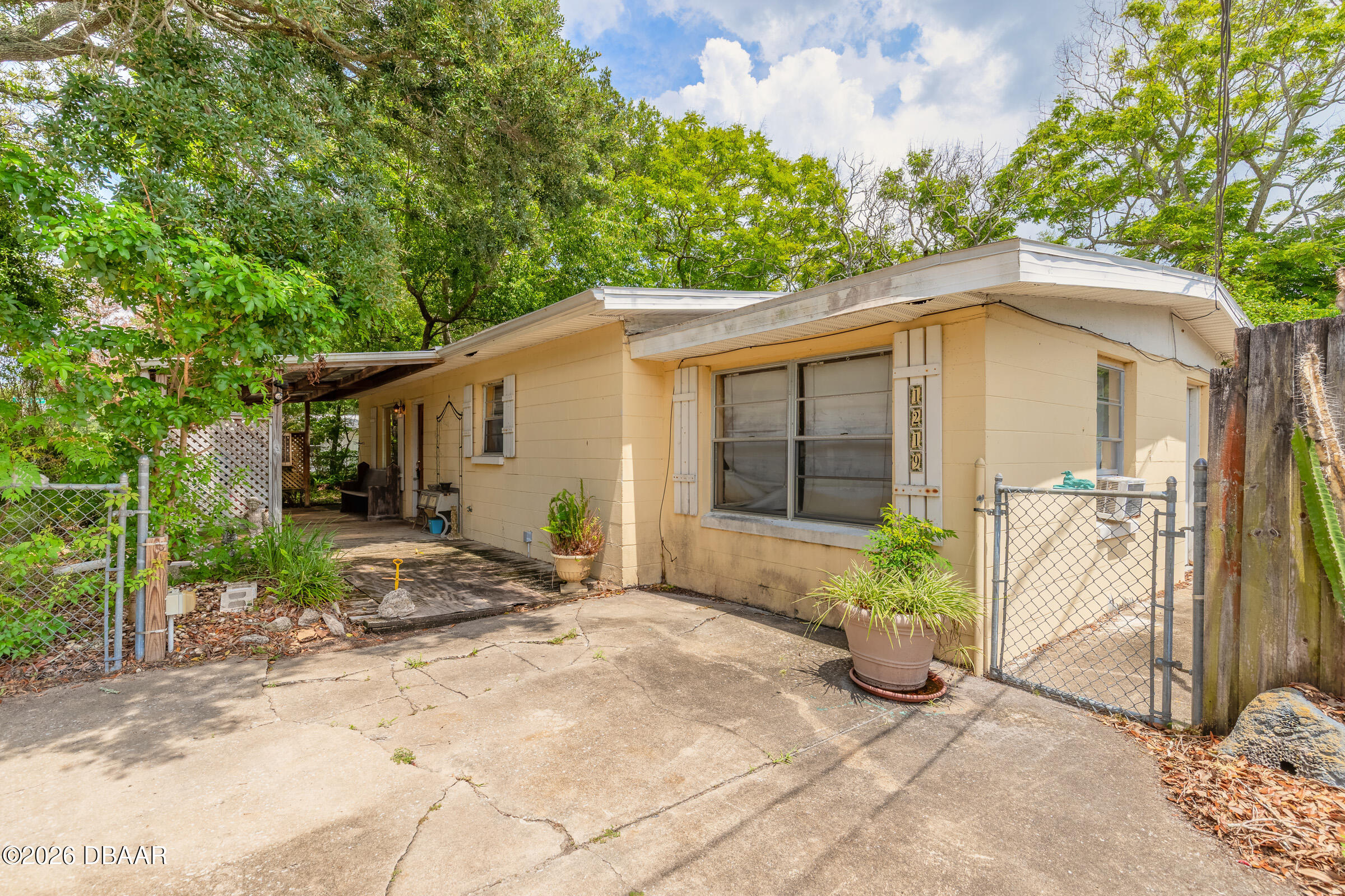 1219 Leon Lane