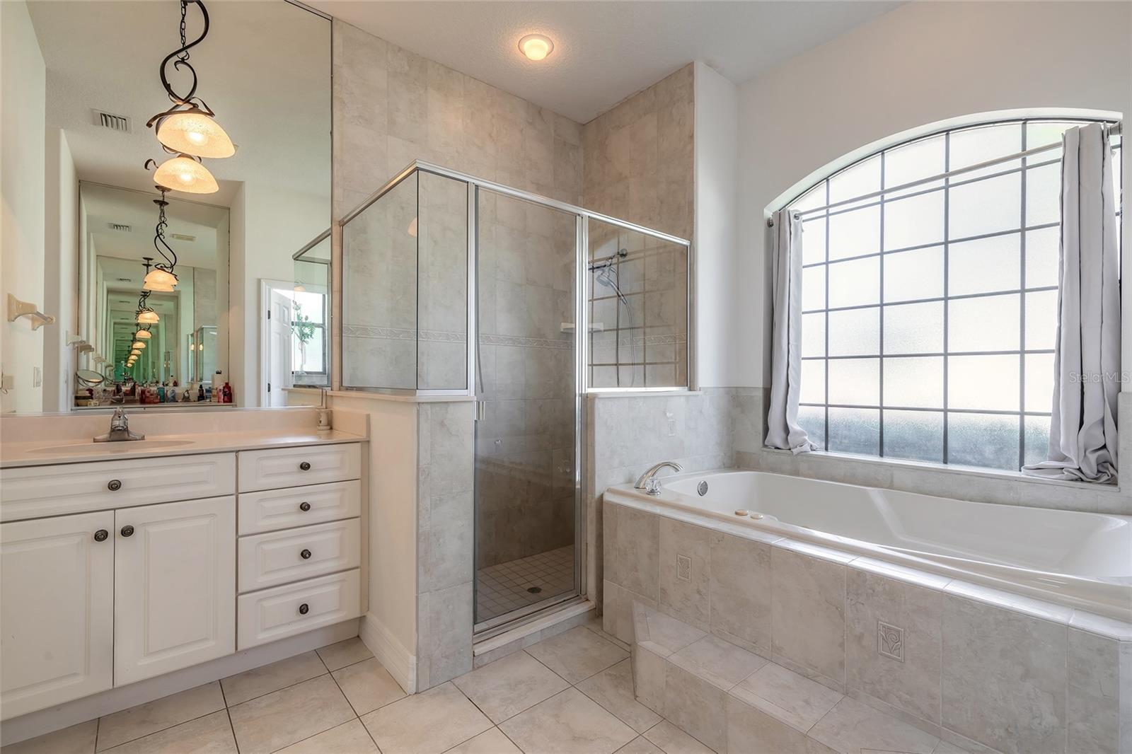 82 LANCELOT DR