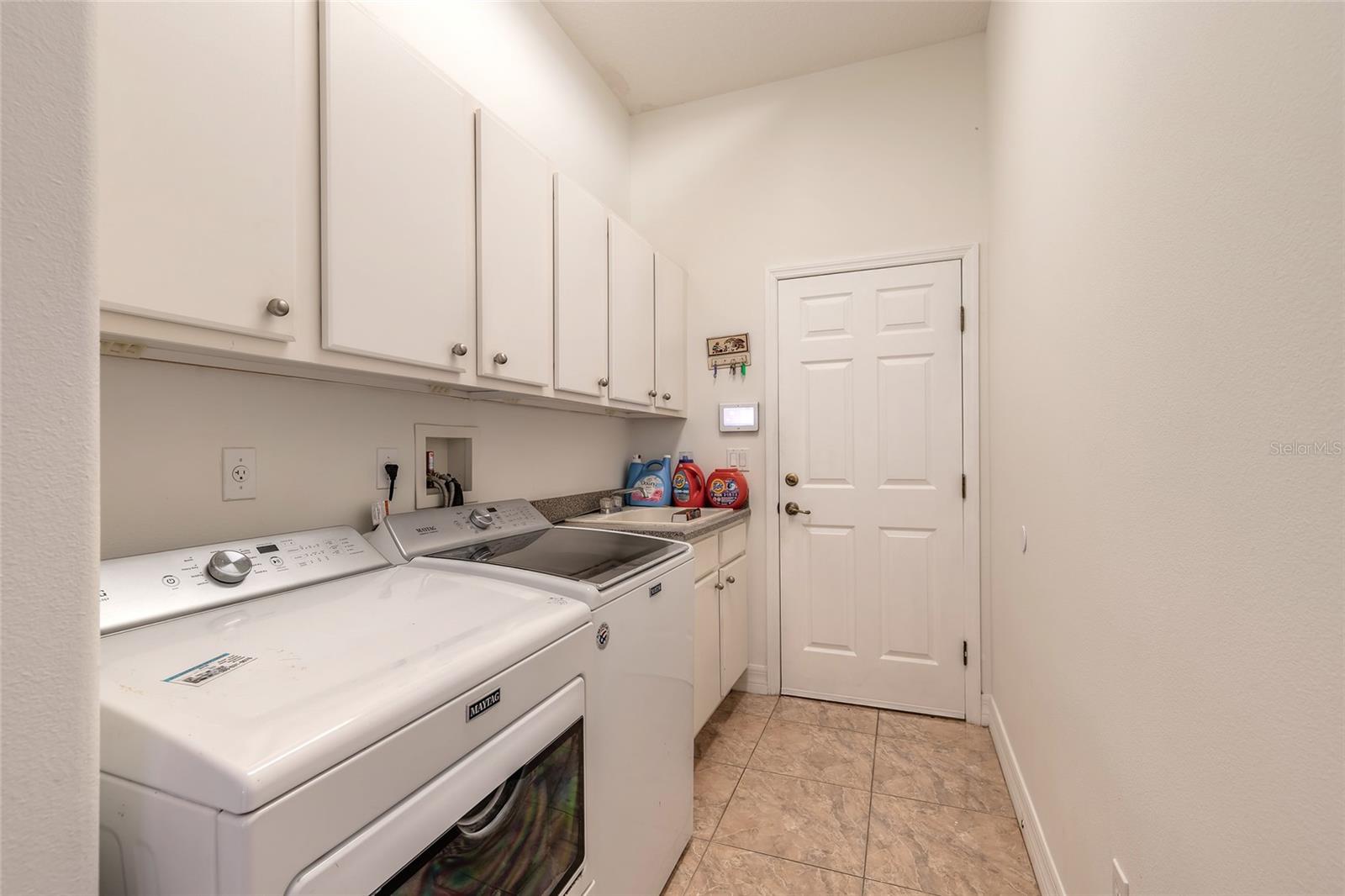 82 LANCELOT DR