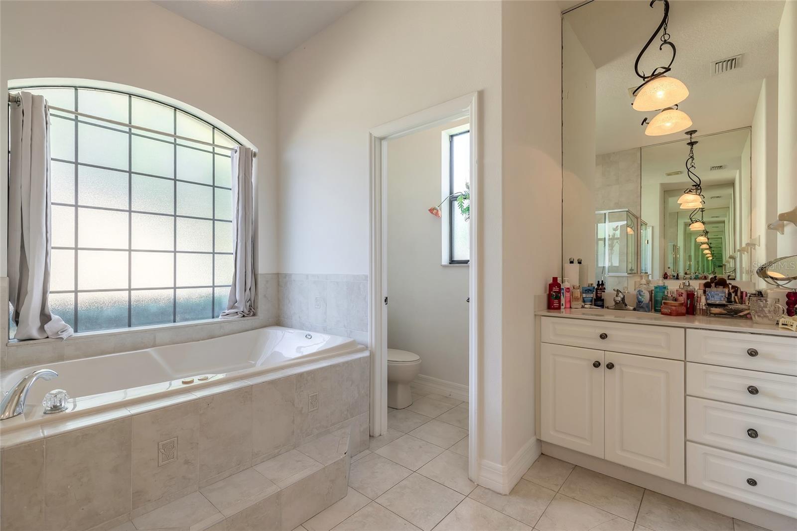 82 LANCELOT DR