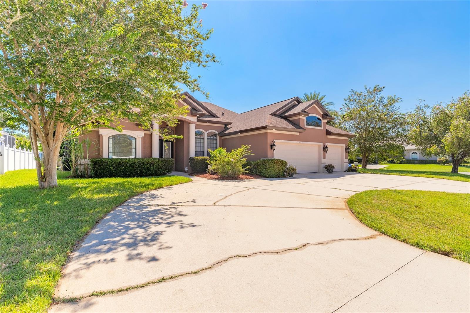 82 LANCELOT DR