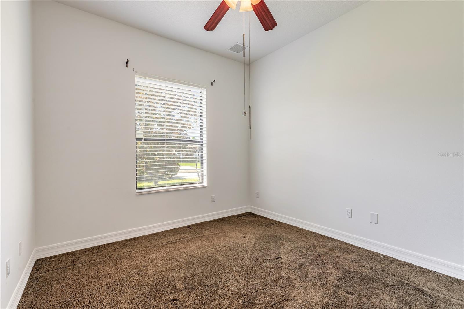 82 LANCELOT DR