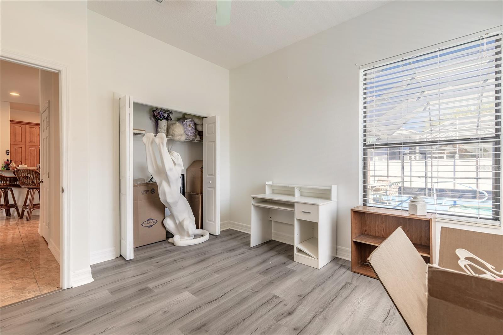 82 LANCELOT DR