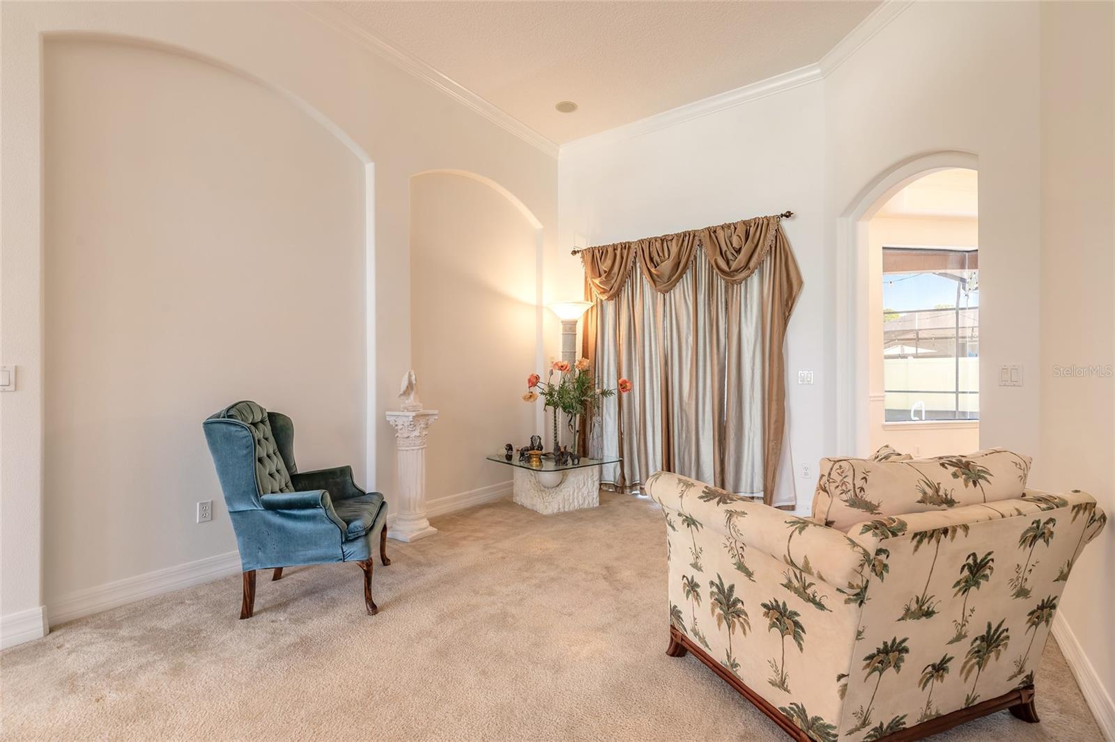 82 LANCELOT DR