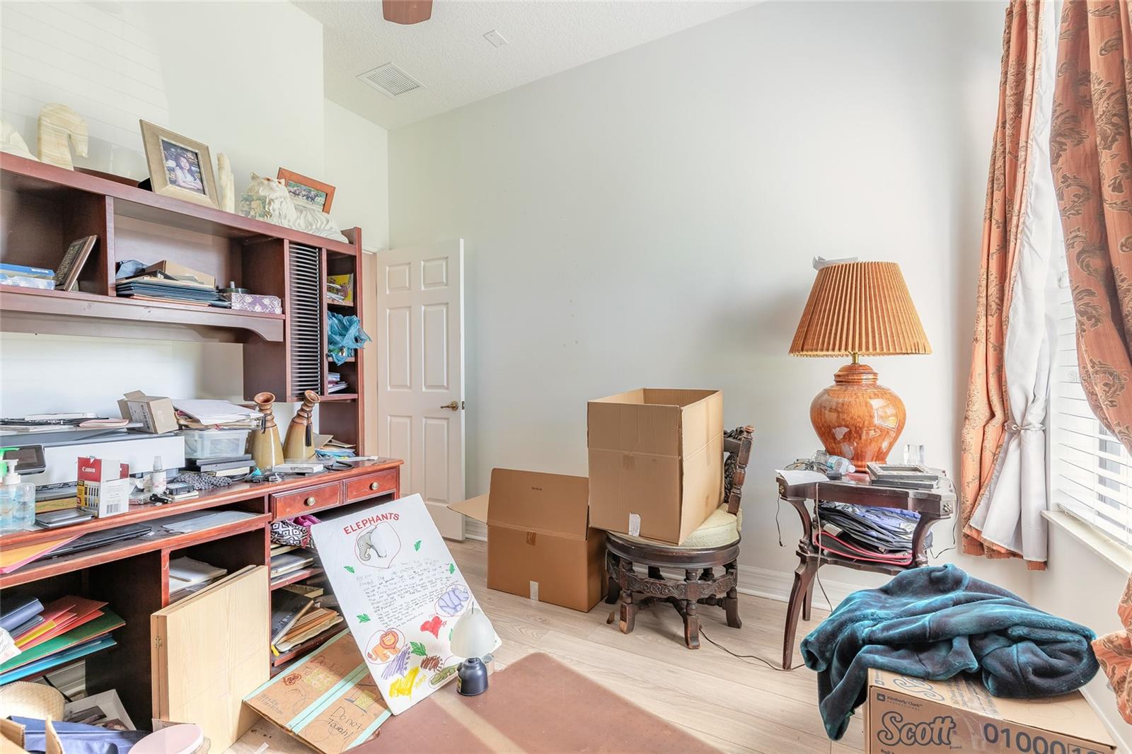 82 LANCELOT DR