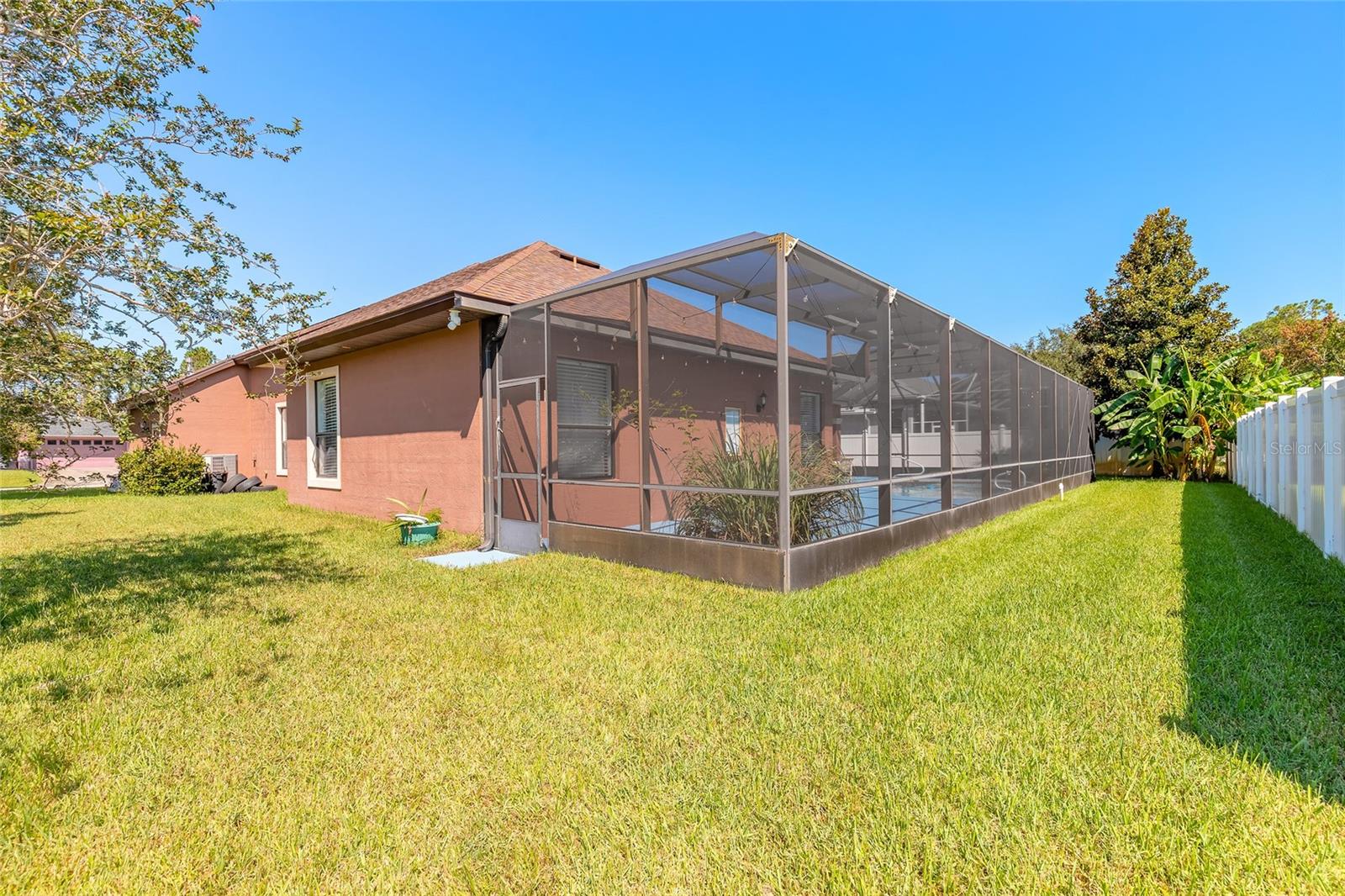 82 LANCELOT DR